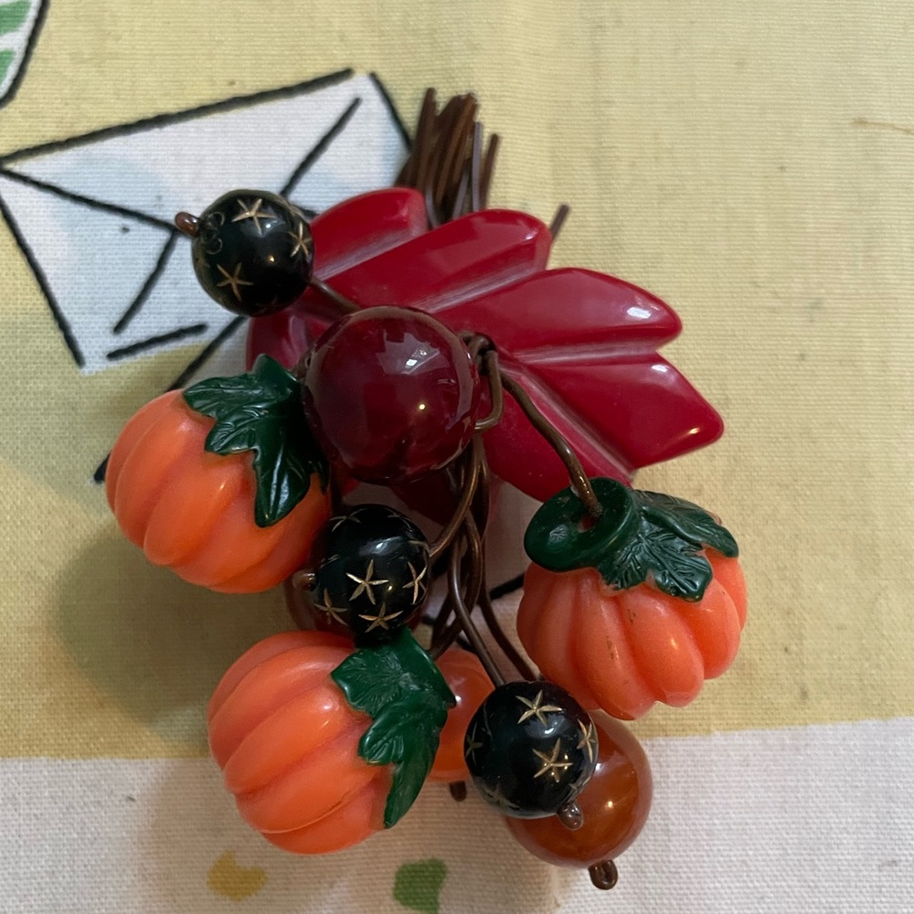 Luxulite Pumpkin Brooch